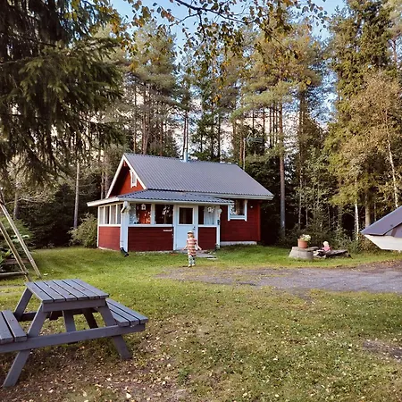 Punatulkku Chalet